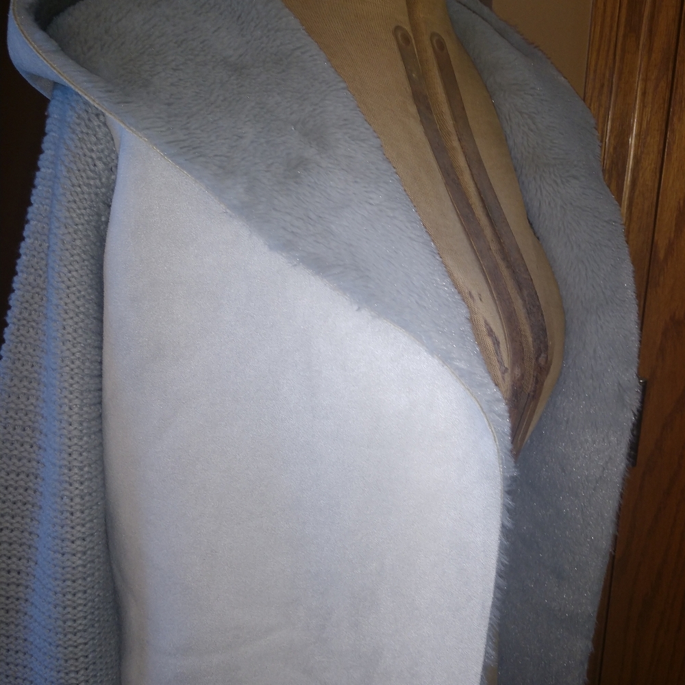 Coat - Picture 3 of 10